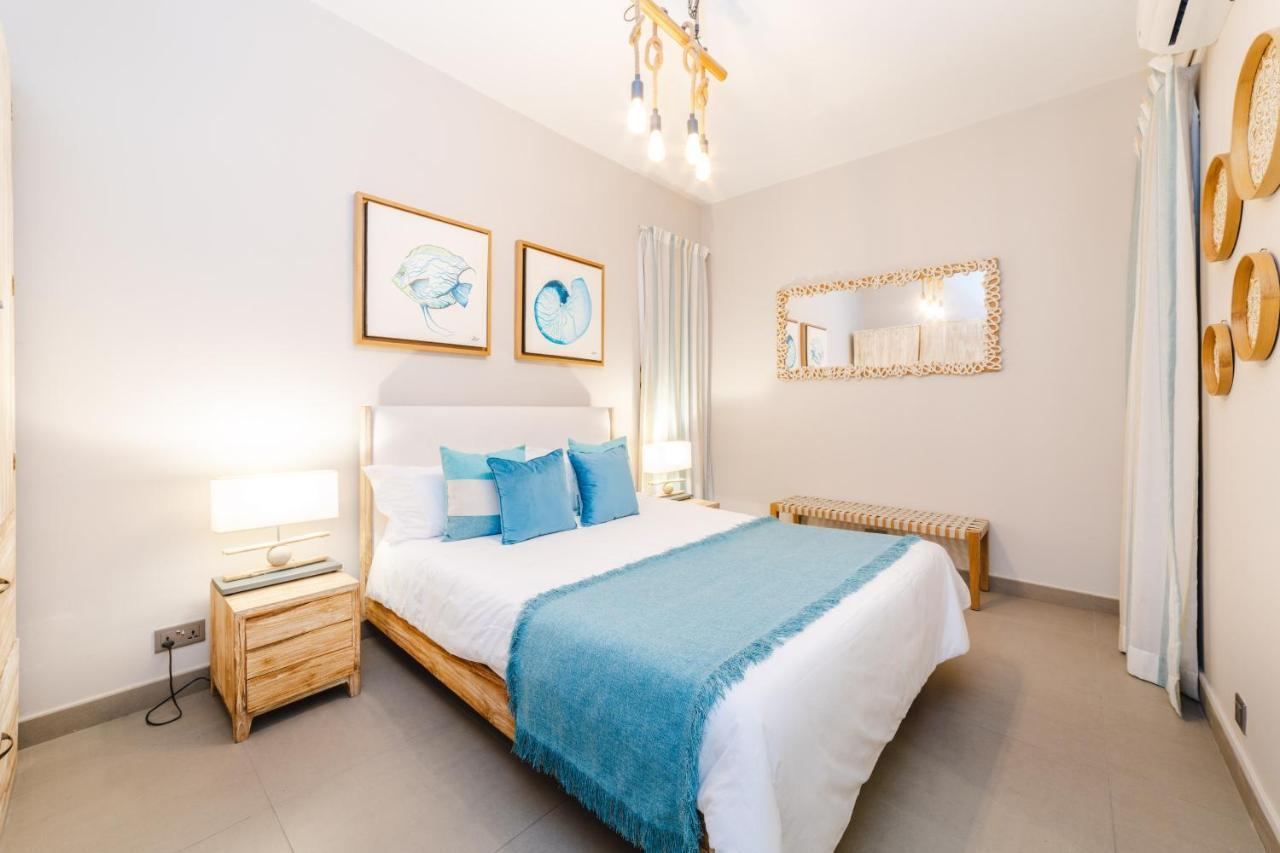 One Bay Residence Unit 15 - Penthouse With Private Roof Top, Jacuzzi And Sea View Grand Baie Exterior foto