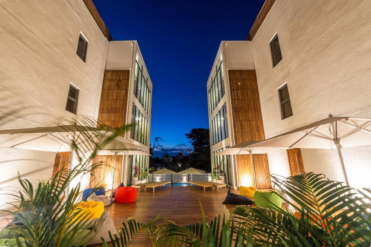 One Bay Residence Unit 15 - Penthouse With Private Roof Top, Jacuzzi And Sea View Grand Baie Exterior foto